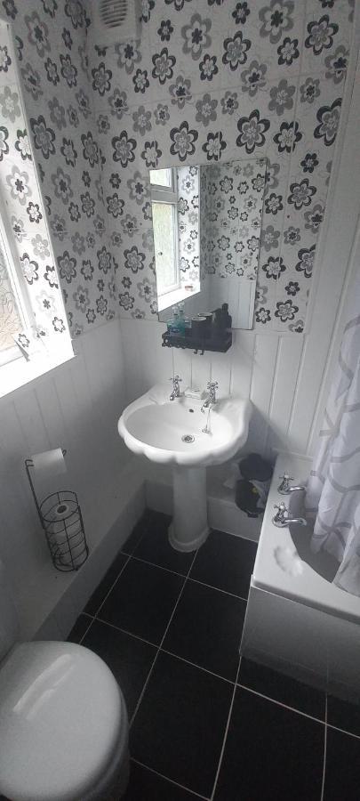 6-Min Walk To New Cross Parking Long Stay Discounts Wolverhampton Exteriér fotografie